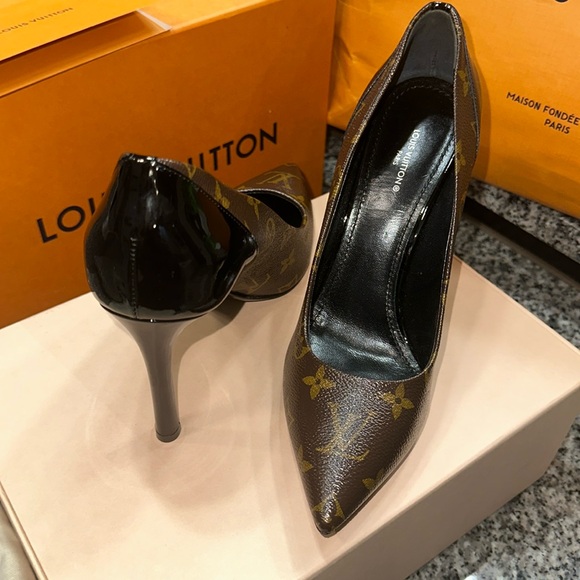 Louis Vuitton Cherie Pump - Picture 1 of 9